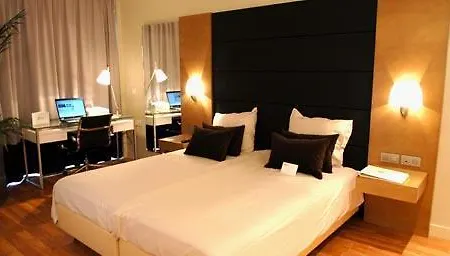 B-aparthotel Montgomery 4*